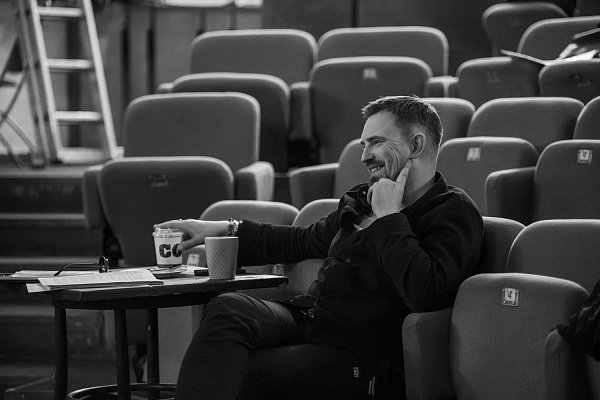 teatrtogo.ru: Репетиция спектакля «Ревизор», театр «Сфера»